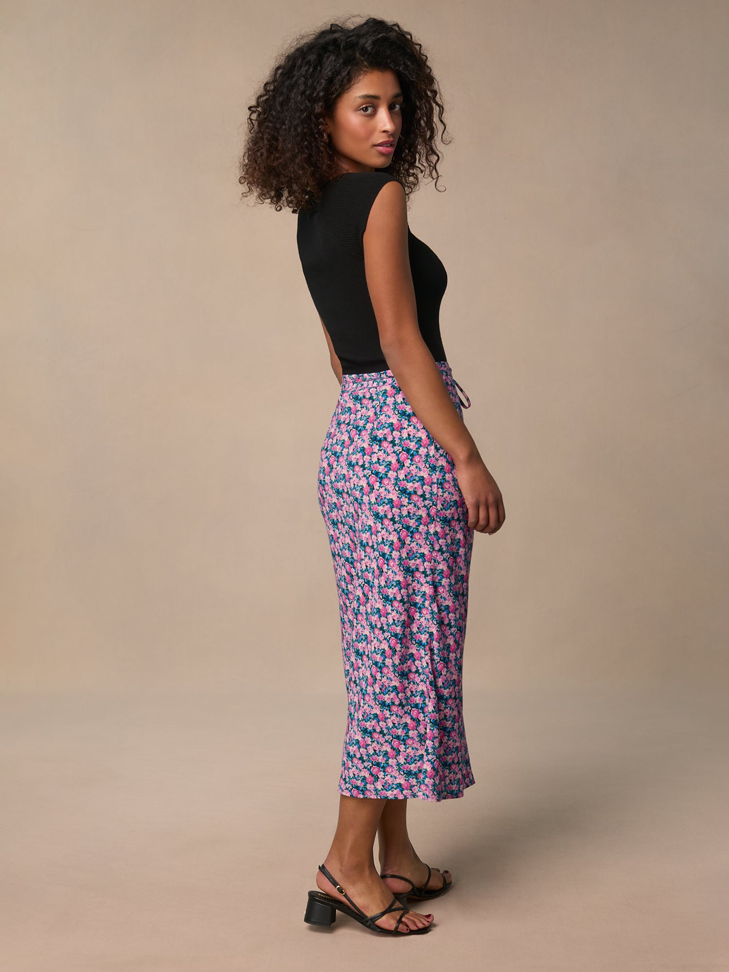 Flowy midi skirt with pink floral print | Rouje • Rouje Paris