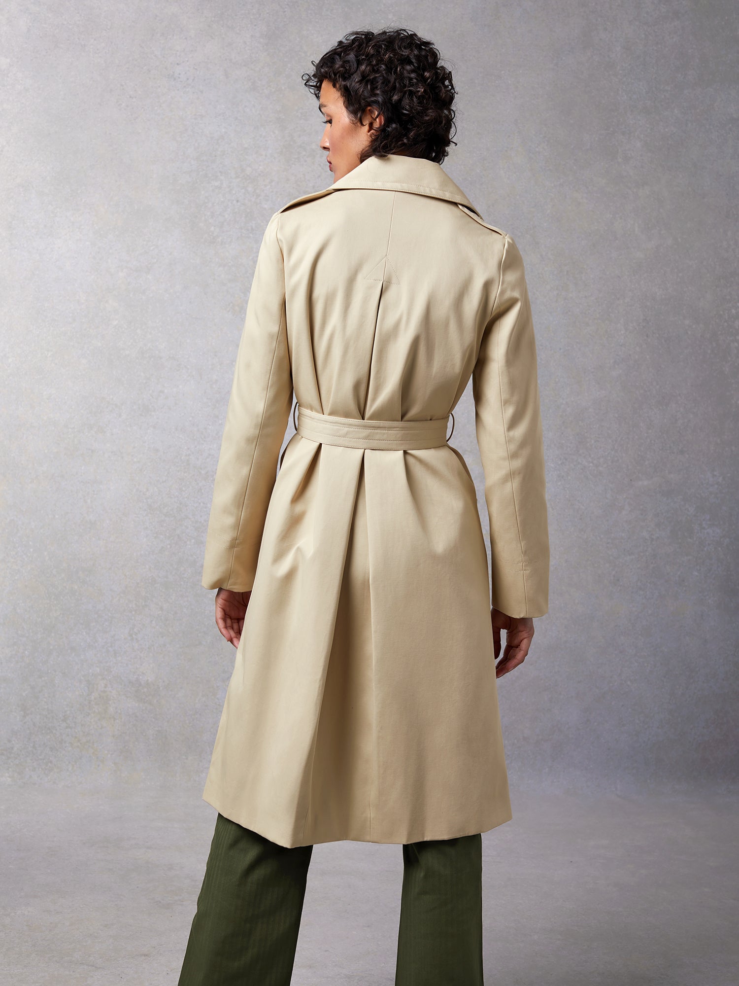 Trench coat in sand-colored gabardine | Rouje • Rouje Paris