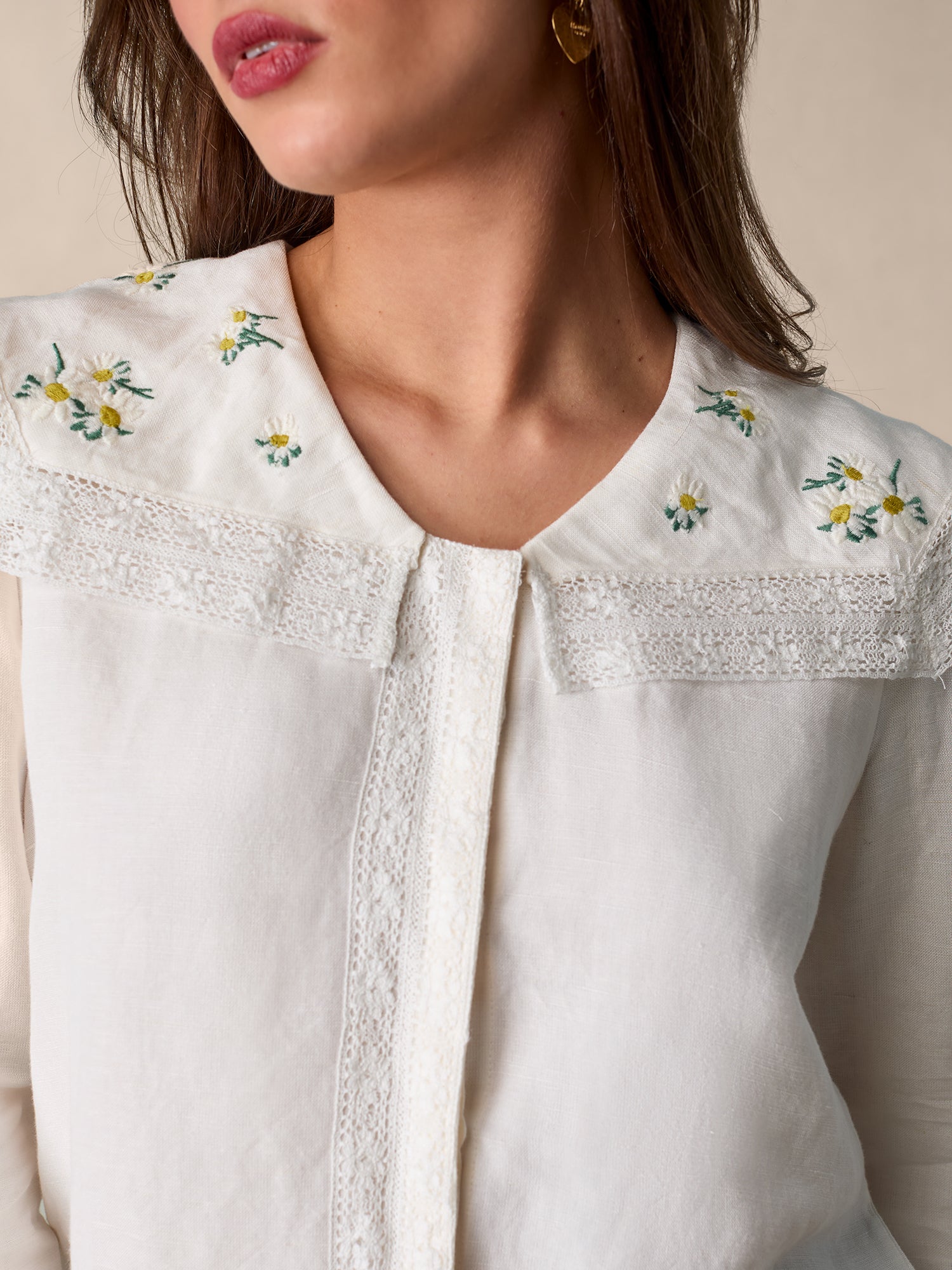 Romantic linen and lace blouse | Rouje • Rouje Paris