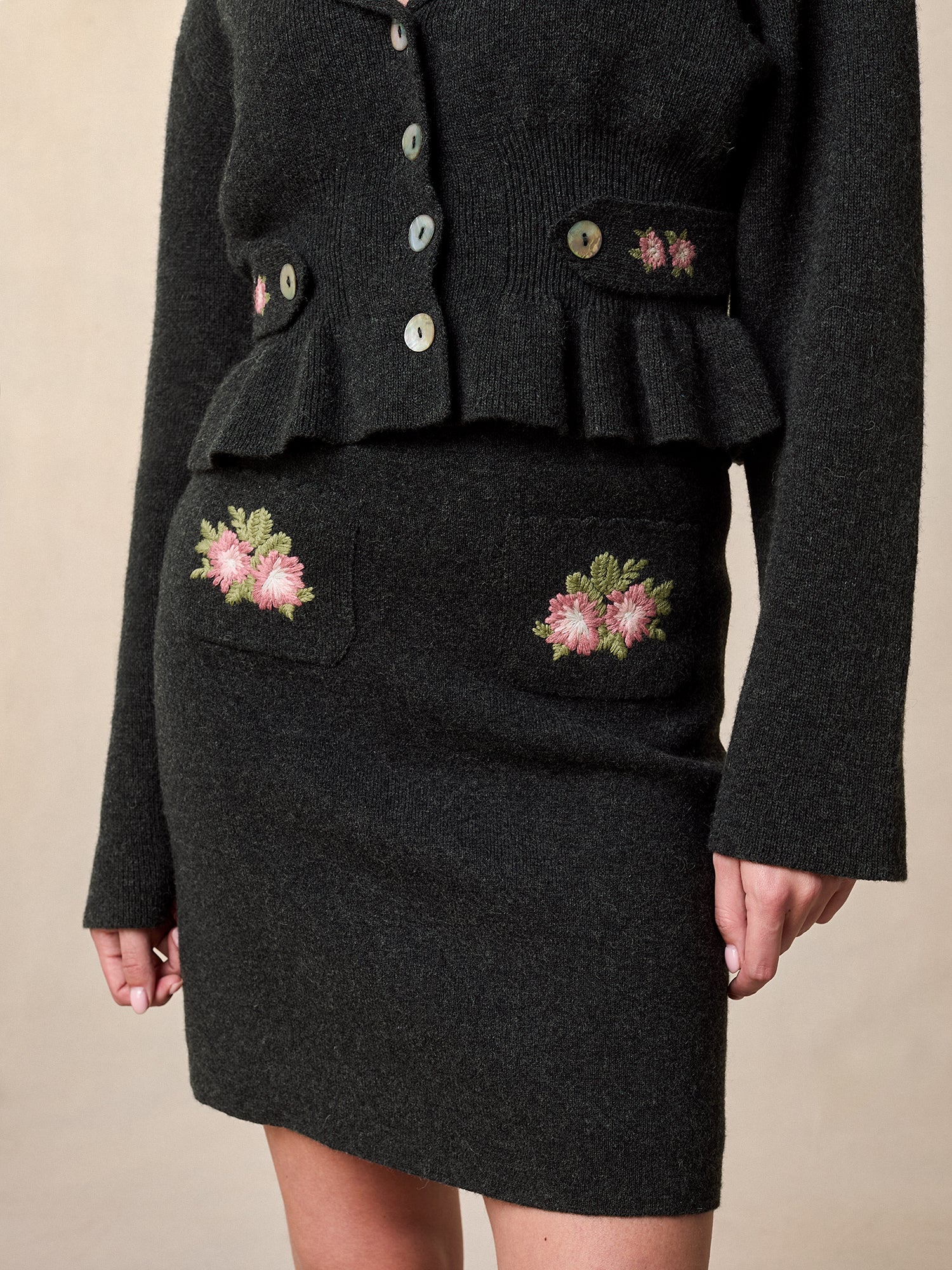 Short straight skirt in embroidered wool | Rouje • Rouje Paris